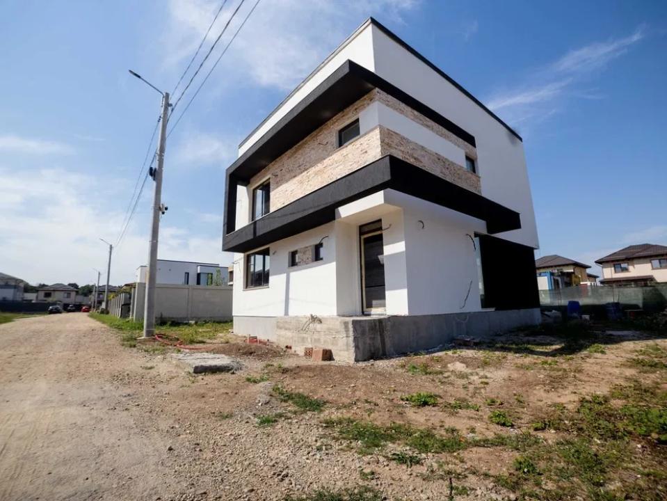 Casa / Vila de Vanzare - Zona Otopeni / Tunari - Acces facil la Oras