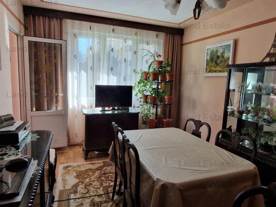 APARTAMENT CU 3 CAMERE IN ZONA CHISINAU(BLOC REABILITAT)