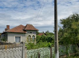 Casa si teren de vanzare Doba, judetul Olt ( 10 km de Slatina ) 16.080 EURO