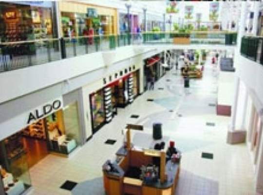 Suprafata spatiilor comerciale finalizate in Romania scade cu 40% in acest an