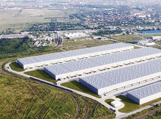 Halele industriale româneşti au devenit cele mai lichide proprietăţi. Străinii se bat să cumpere