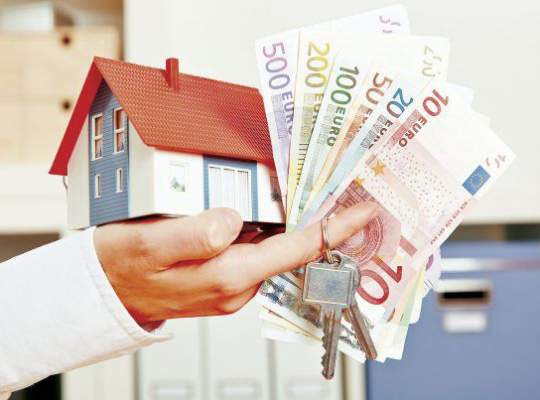 VEZI ce banca a investit sute de miioane euro în imobiliare româneşti!