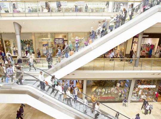 Statul roman inchiriaza tot mai multe spatii in mall